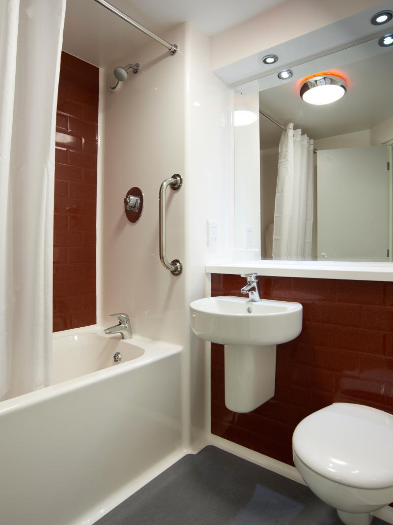 Travelodge London Crystal Palace Екстер'єр фото