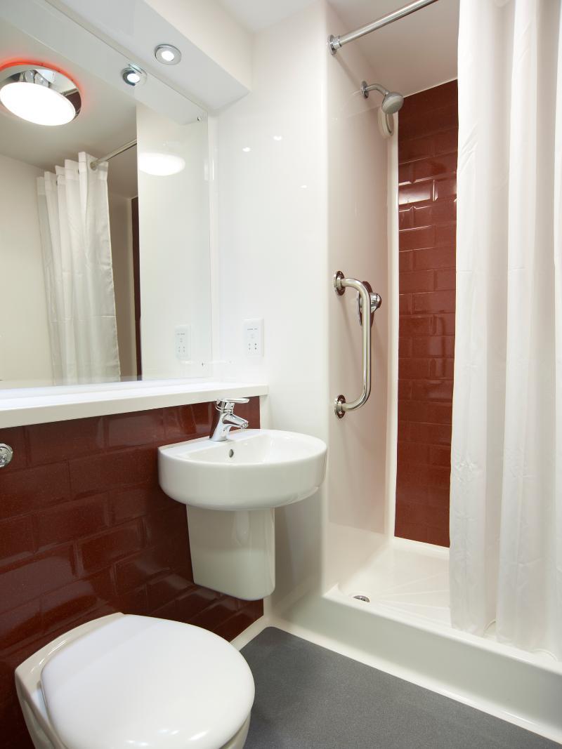 Travelodge London Crystal Palace Екстер'єр фото